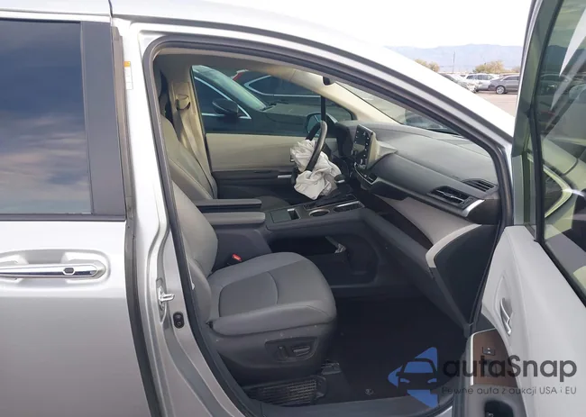 5TDYRKEC7RS211004: 44262357