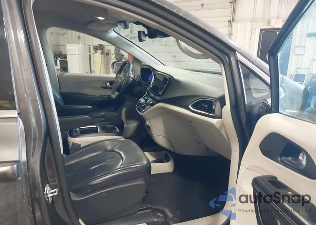 2C4RC1BG4NR178330: 44262355