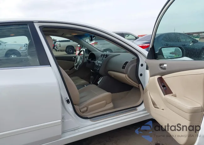 1N4AL2AP0CN561167: 44262364