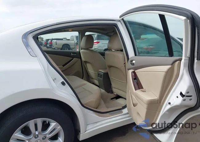 1N4AL2AP0CN561167: 44262364