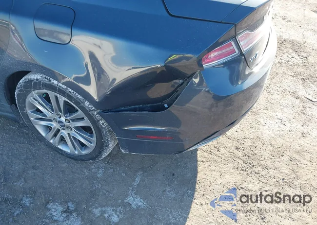 3LN6L2LUXDR822561: 44261748