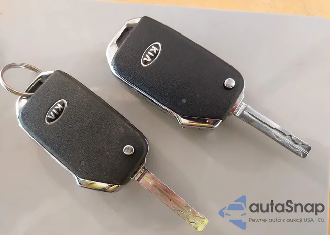 KNDPM3AC5M7873107: 44261760