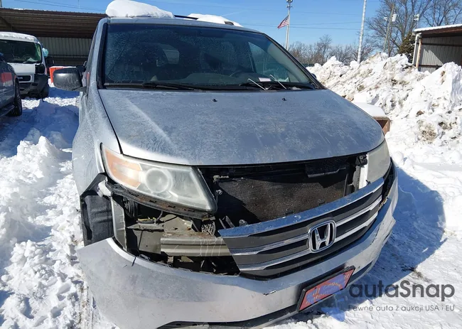 5FNRL5H61BB051712: 44261786