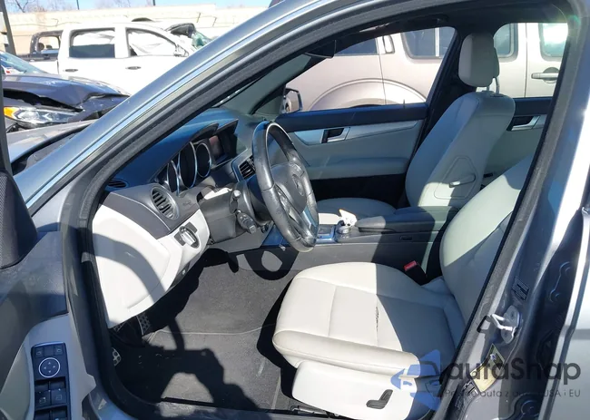 WDDGF4HB1CA621908: 44261820