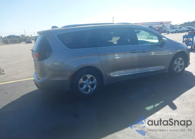 2C4RC1N72JR236814: 44261877