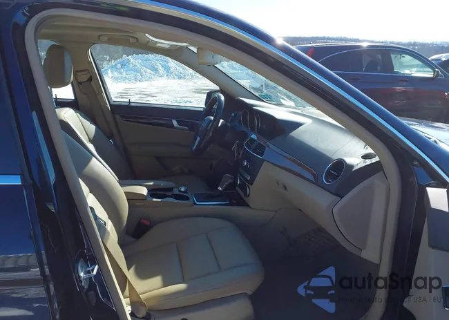 WDDGF8AB8ER323040: 44262068