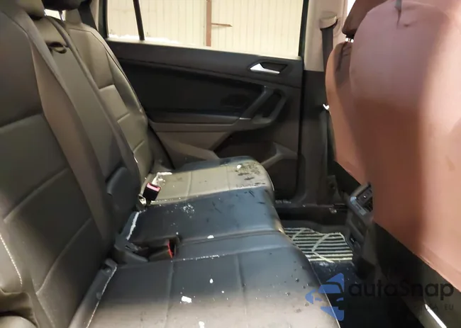 3VV3B7AX4LM045697: 44263278