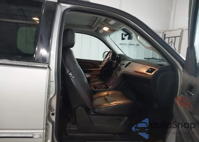 3GYT4NEF6BG235815: 44263305