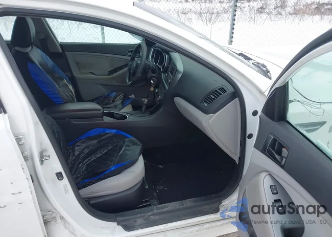 KNAGM4A78F5640990: 44263351