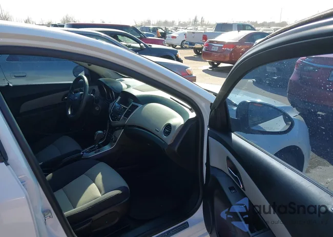 1G1PA5SH7F7163622: 44263376