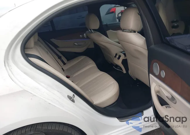 WDDZF4JB6HA042701: 44263469