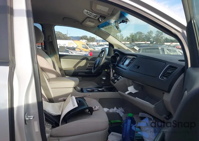 KNDMB5C18L6582704: 44263561