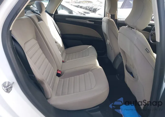 3FA6P0G71KR277676: 44262753