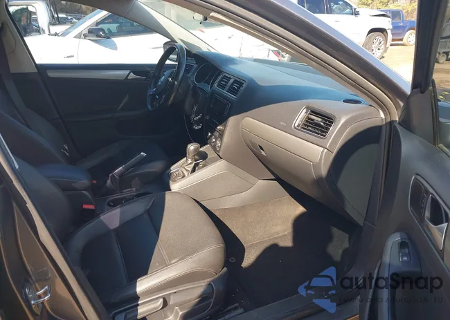 3VWDB7AJ0HM289253: 44264514