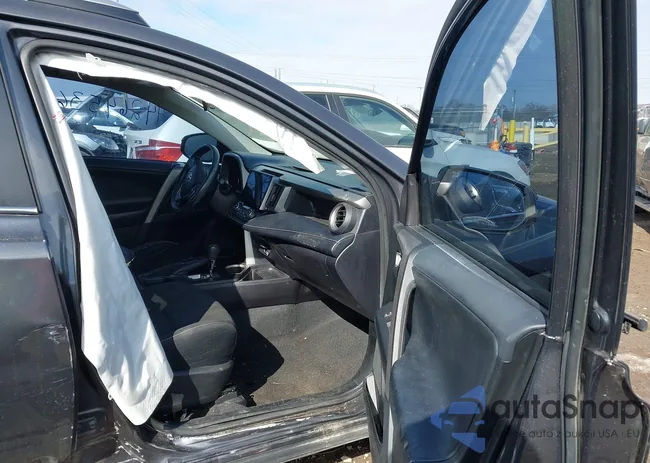 2T3RFREV0HW666863: 44264536