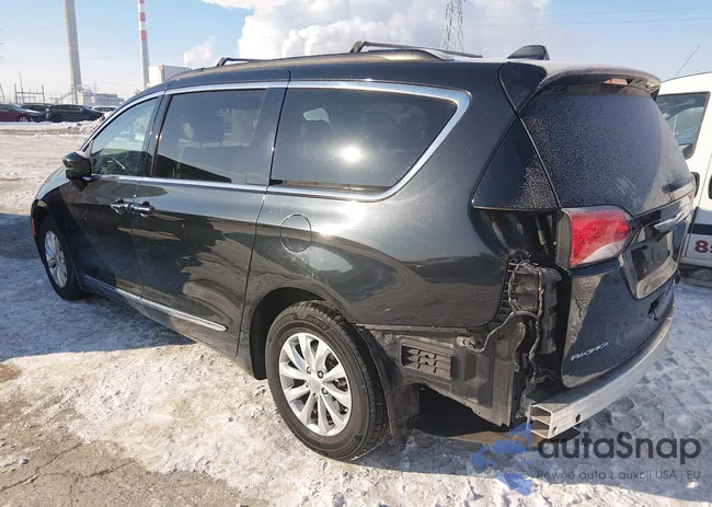 2C4RC1BG2HR688471: 44264683