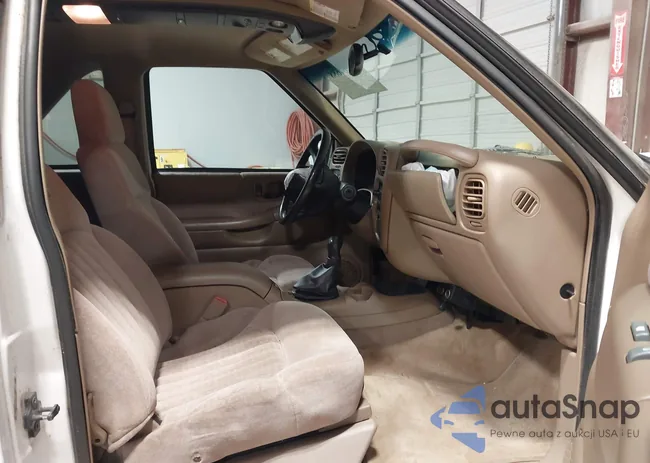 1GNCT18W22K132033: 44264688