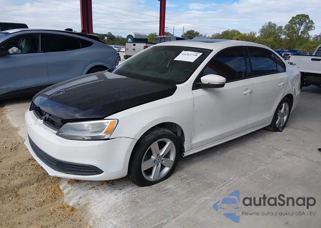 3VWLL7AJ7CM087124: 44263728