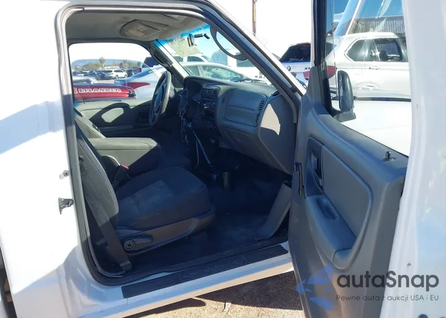 1FTYR10UX4PB24811: 44263791