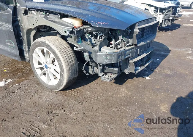 3FA6P0LU2KR157476: 44263869