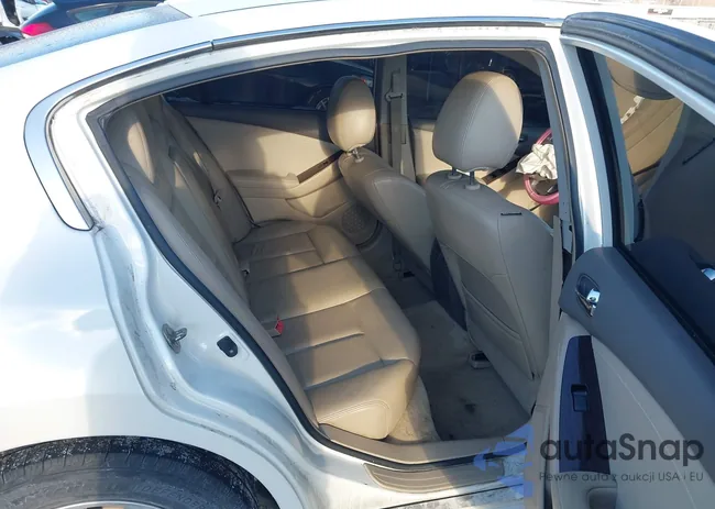 1N4AL2AP7BN404878: 44264014