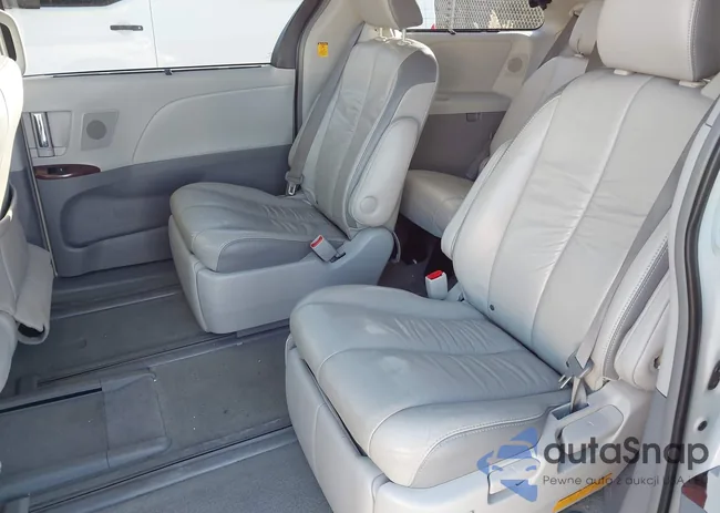 5TDYK3DC3BS150672: 44265436