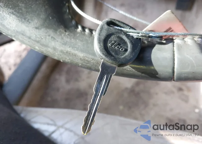 1G6DM57N330122363: 44265566