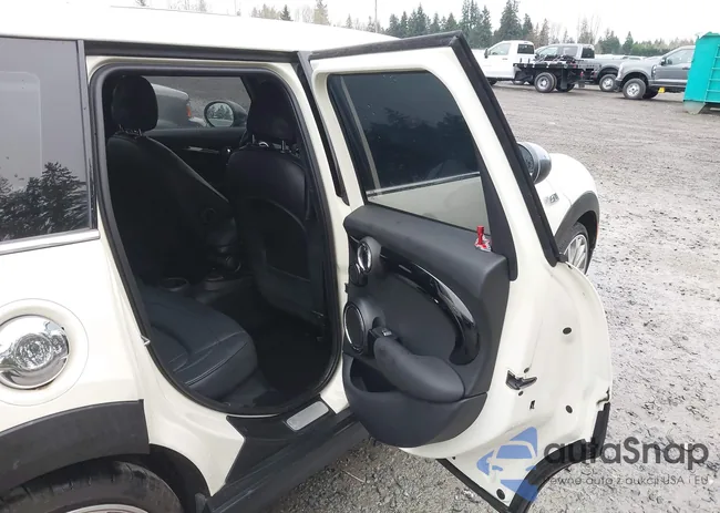 WMWXU3C5XG2D27581: 44265580