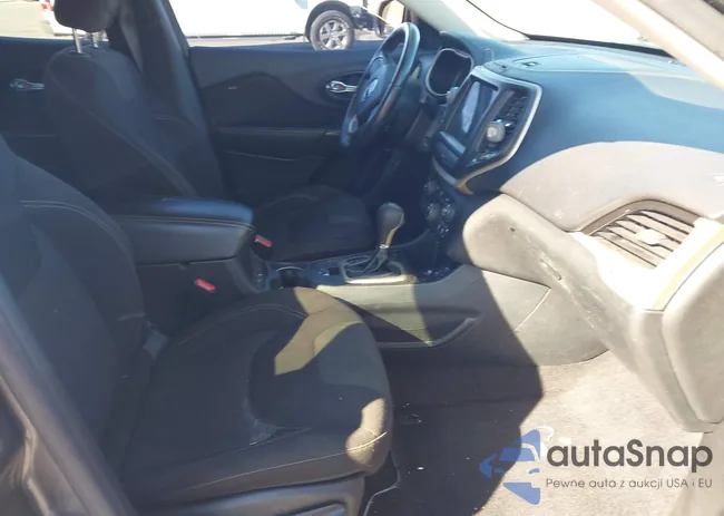 1C4PJLCB4GW177054: 44264983