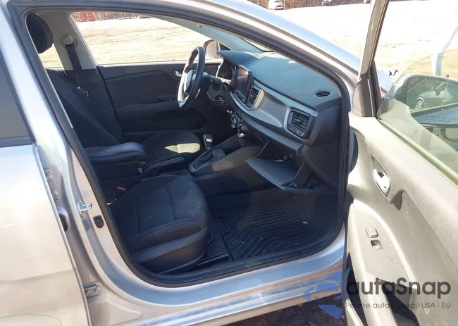 3KPA24AD2NE458743: 44266184