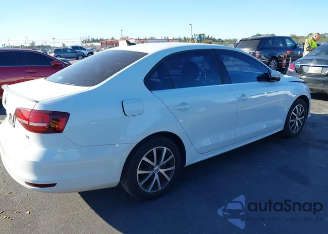 3VWDB7AJ5HM400377: 44266632