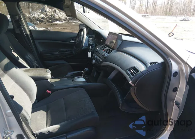 1HGCP2F38CA069282: 44266695