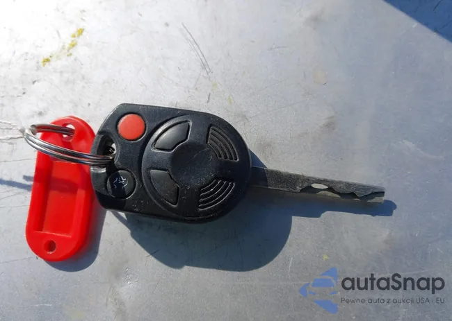 1FADP3E28DL144060: 44265867