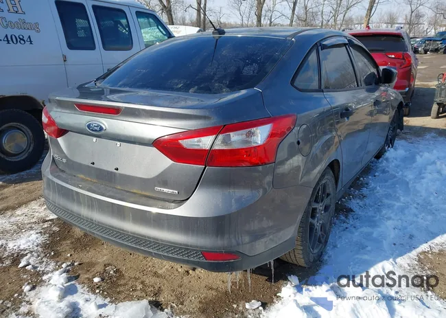 1FADP3E28DL144060: 44265867