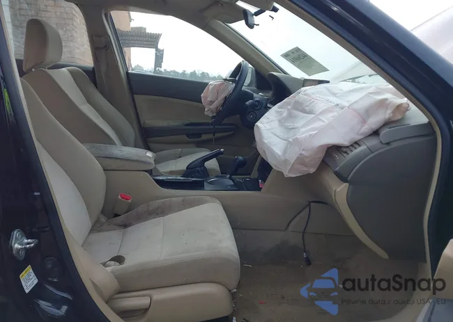 1HGCP26399A124637: 44266014