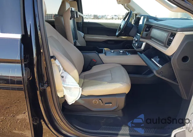 1FMJU2A81PEA55851: 44267188