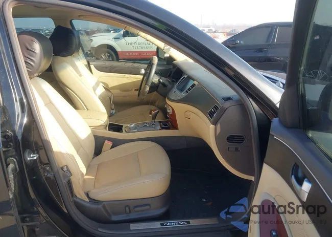 KMHGC4DH3DU236133: 44267266