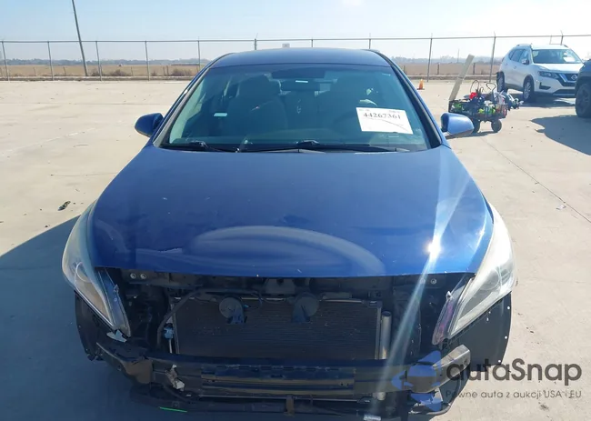 5NPE24AF4FH147752: 44267361