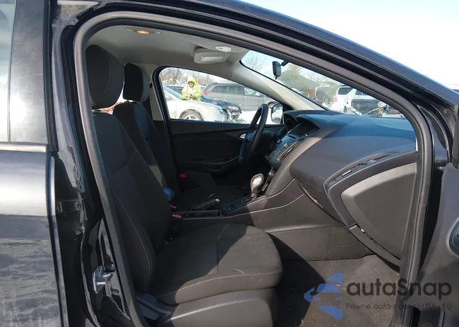 1FADP3F26FL373130: 44267444