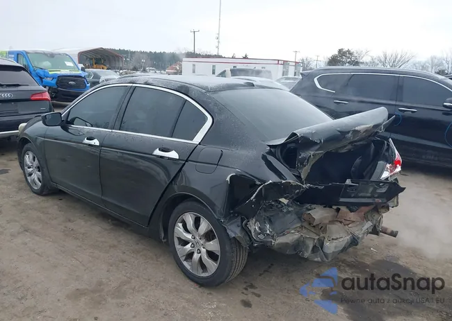 1HGCP268X8A105685: 44266739