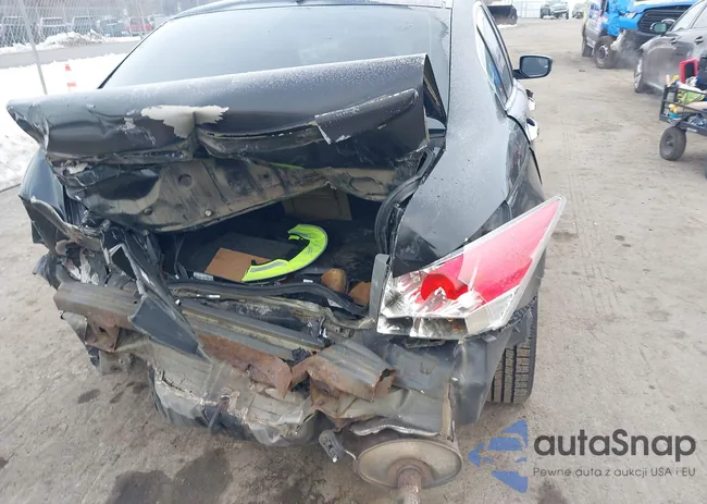 1HGCP268X8A105685: 44266739