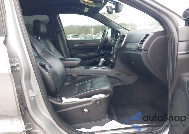 1C4RJEBM6JC380141: 44266915