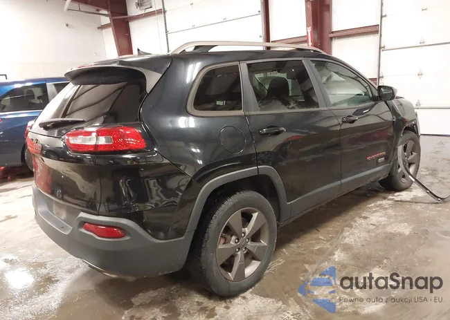 1C4PJMCS3HW546817: 44267065