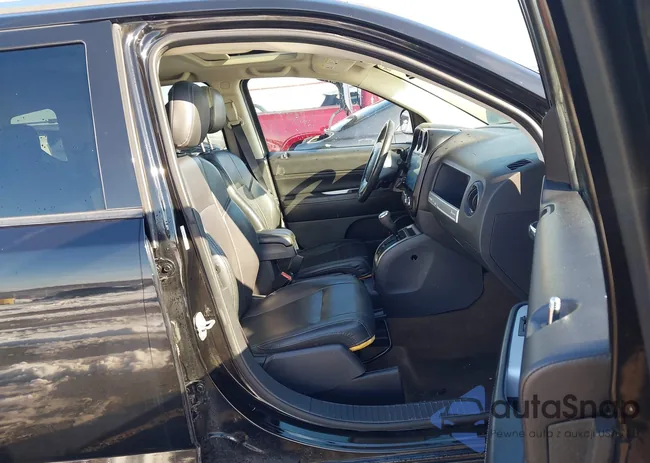 1C4NJCEA6GD792681: 44268218