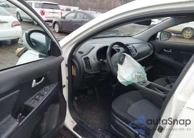 KNDPB3AC4E7593413: 44268363