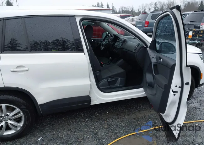 WVGAV7AX1DW533810: 44268426