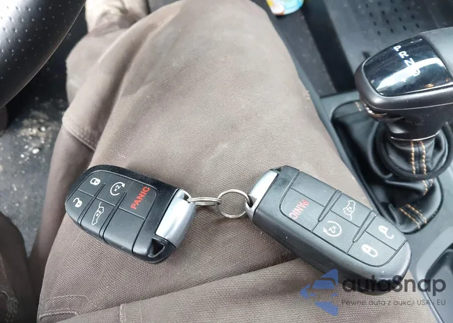 1C4SDJCT3SC504021: 44267770