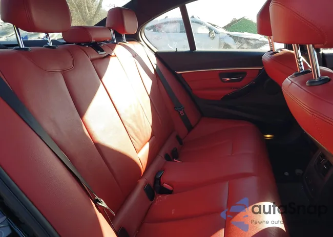 WBA8D9G50JNU72729: 44267844