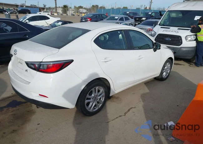 3MYDLBYV6HY182729: 44267883