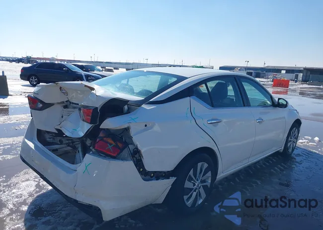 1N4BL4BV0MN413289: 44267939